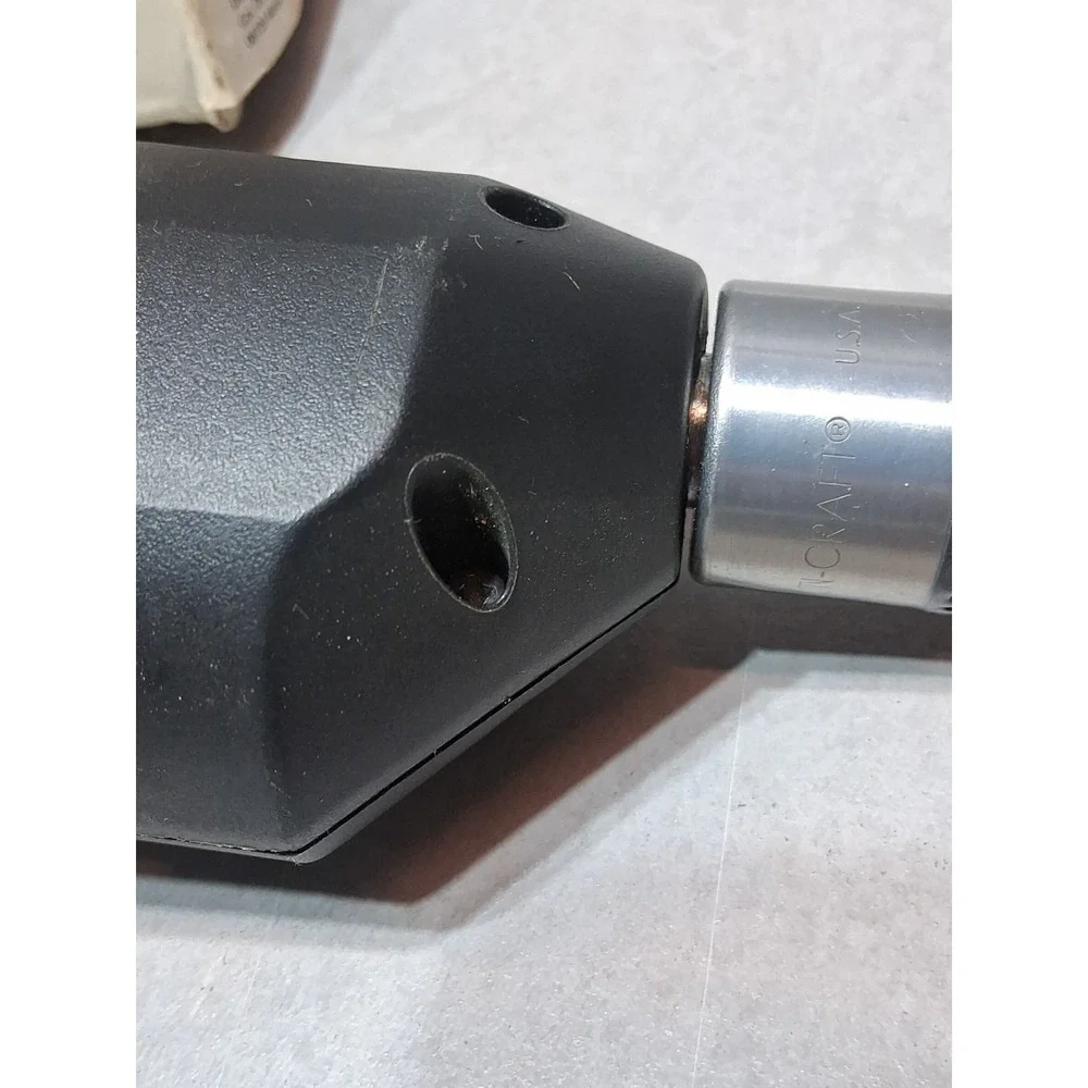 SKIL 6215 3/8 Variable Speed Reversing Drill. Chuck Key, Box And Book Included